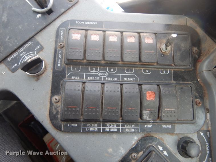 image for item DH6300 2006 Case IH SPX3150 sprayer