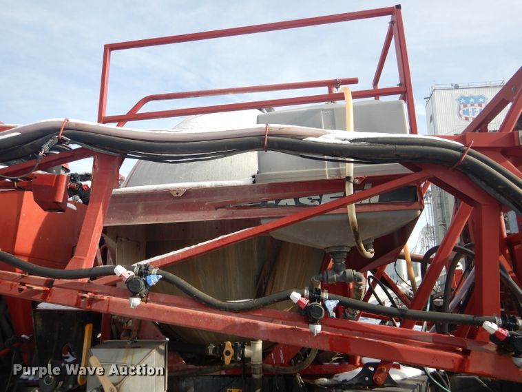 image for item DH6300 2006 Case IH SPX3150 sprayer