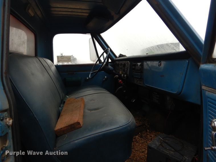 image for item DH6305 1970 Chevrolet C60 grain truck