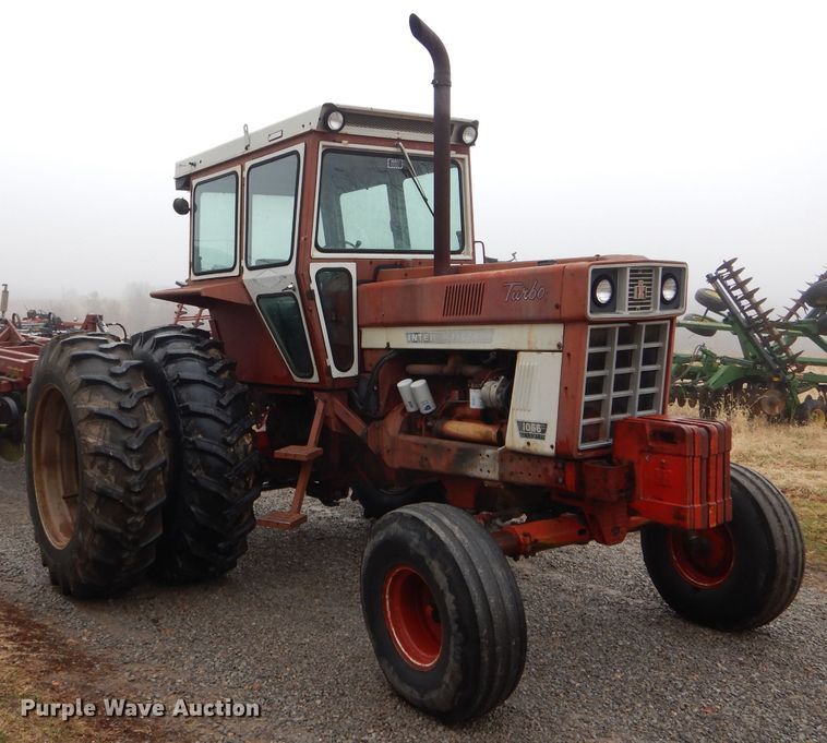 image for item DH6306 International 1066 tractor