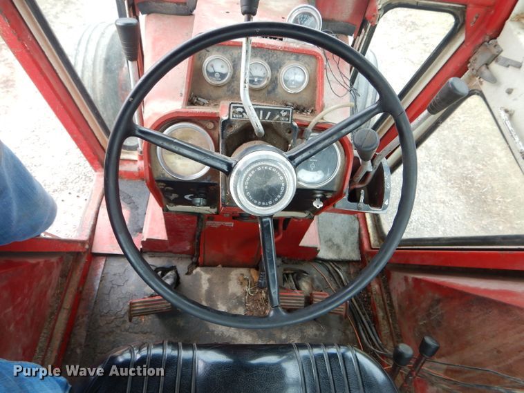 image for item DH6306 International 1066 tractor