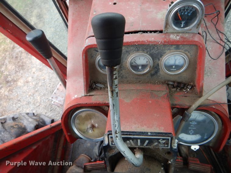 image for item DH6306 International 1066 tractor