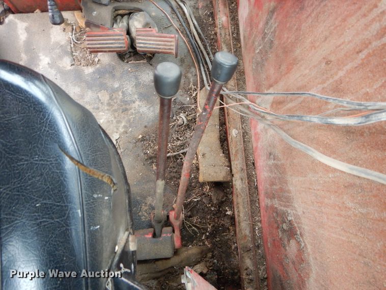 image for item DH6306 International 1066 tractor