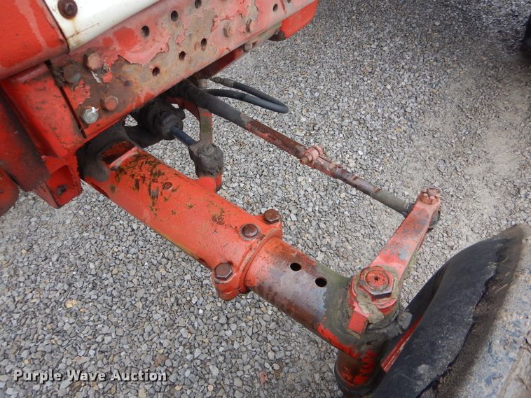 image for item DH6306 International 1066 tractor