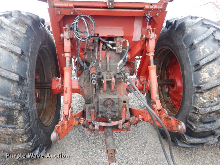 image for item DH6306 International 1066 tractor
