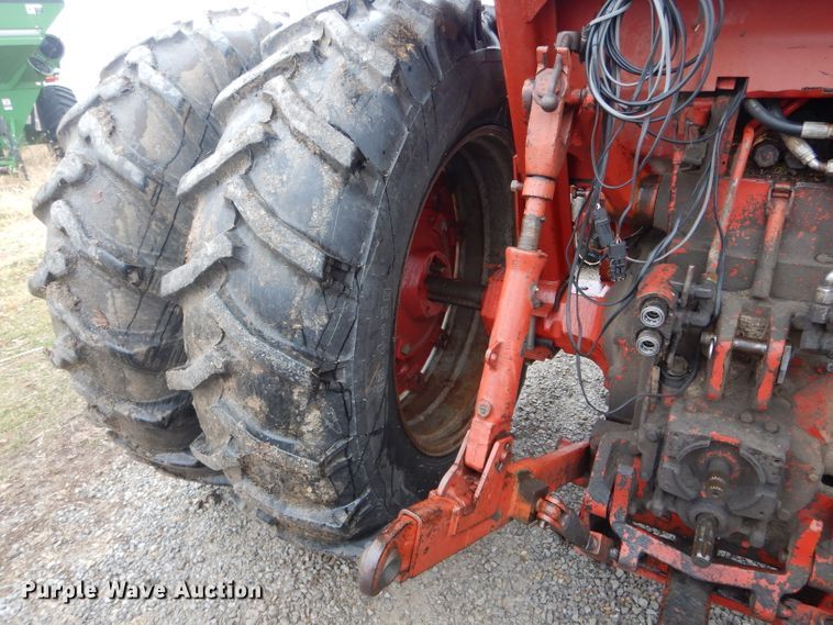 image for item DH6306 International 1066 tractor