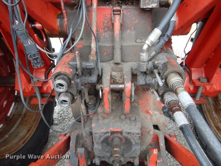 image for item DH6306 International 1066 tractor