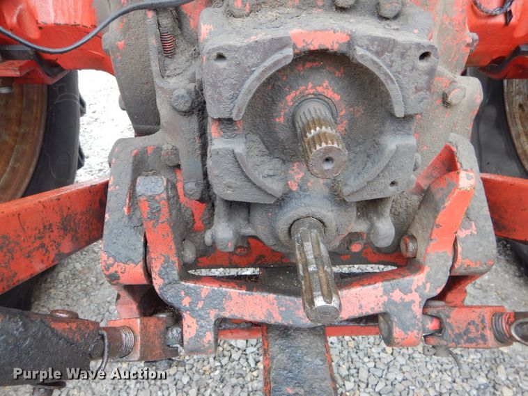 image for item DH6306 International 1066 tractor