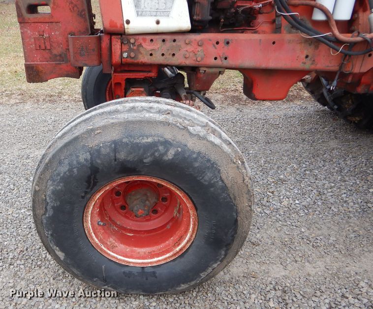 image for item DH6306 International 1066 tractor