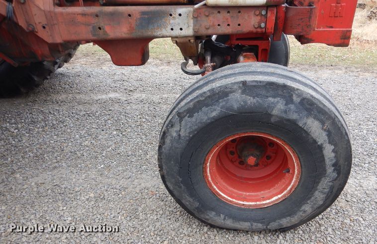 image for item DH6306 International 1066 tractor