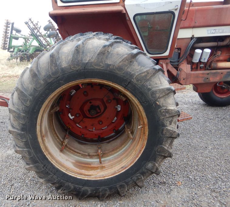 image for item DH6306 International 1066 tractor