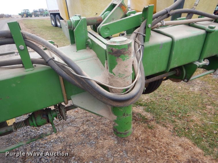 image for item DH6310 John Deere 7000 planter