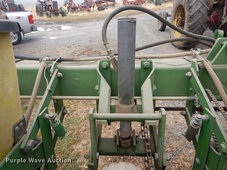 image for item DH6310 John Deere 7000 planter