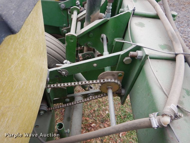 image for item DH6310 John Deere 7000 planter