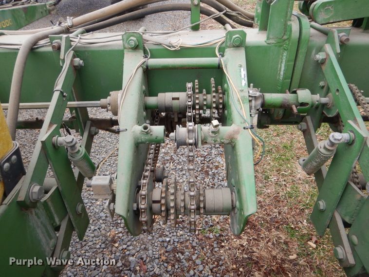 image for item DH6310 John Deere 7000 planter