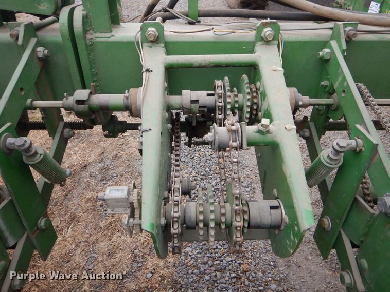 image for item DH6310 John Deere 7000 planter