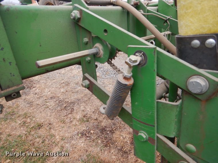 image for item DH6310 John Deere 7000 planter