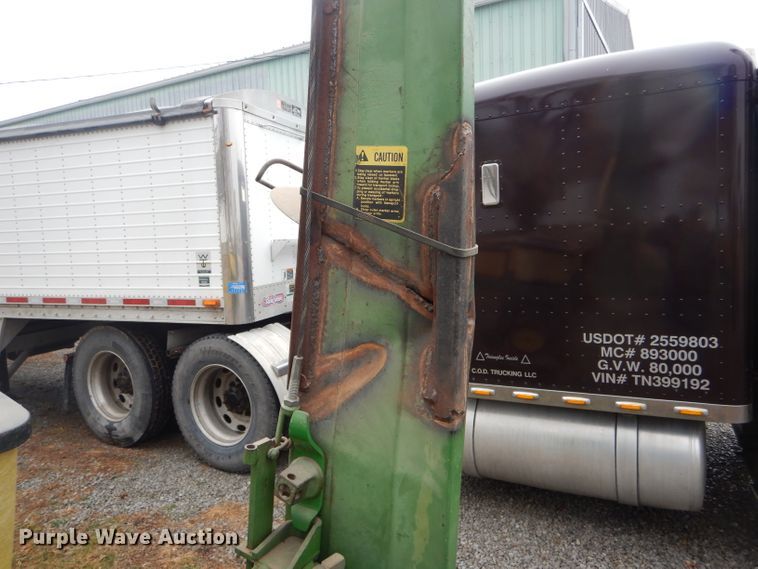 image for item DH6310 John Deere 7000 planter