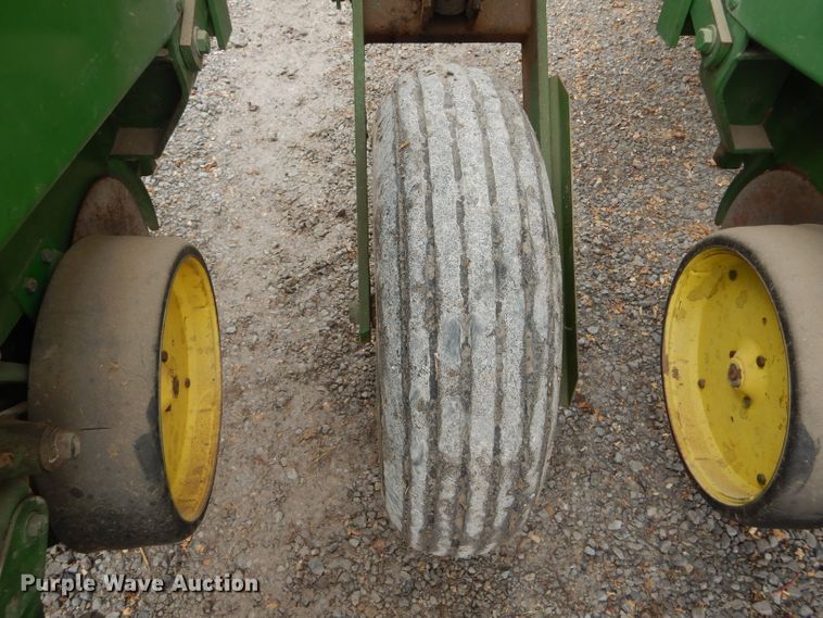 image for item DH6310 John Deere 7000 planter