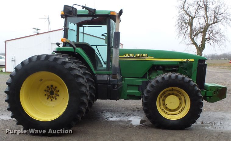 image for item DH7834 2000 John Deere 8410 MFWD tractor