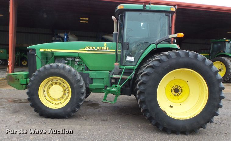 image for item DH7834 2000 John Deere 8410 MFWD tractor