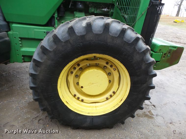 image for item DH7834 2000 John Deere 8410 MFWD tractor