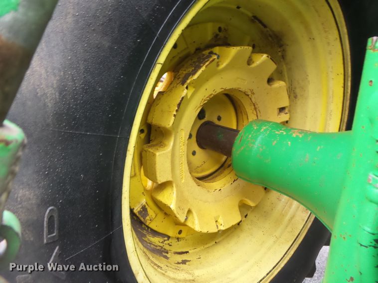 image for item DH7834 2000 John Deere 8410 MFWD tractor