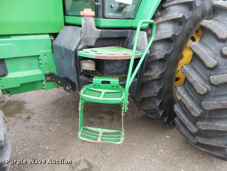 image for item DH7834 2000 John Deere 8410 MFWD tractor