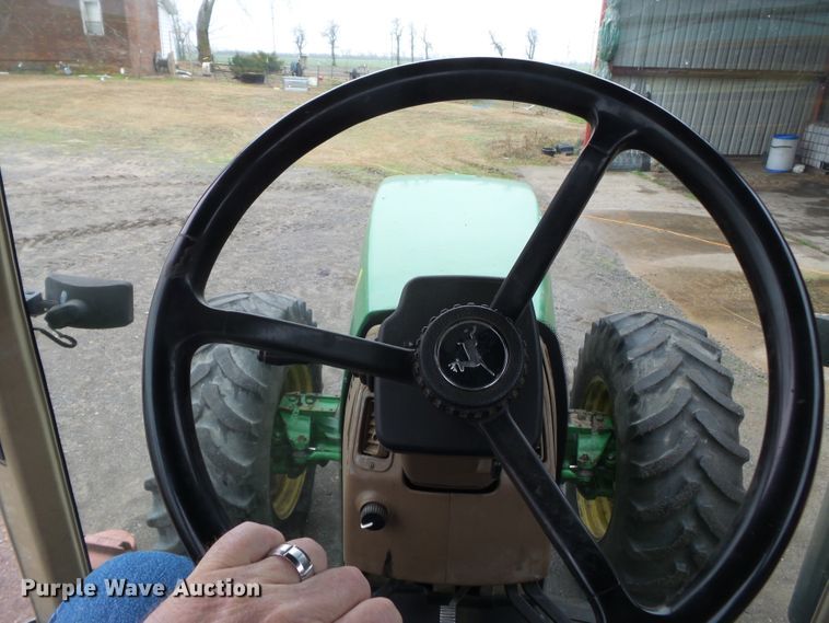 image for item DH7834 2000 John Deere 8410 MFWD tractor
