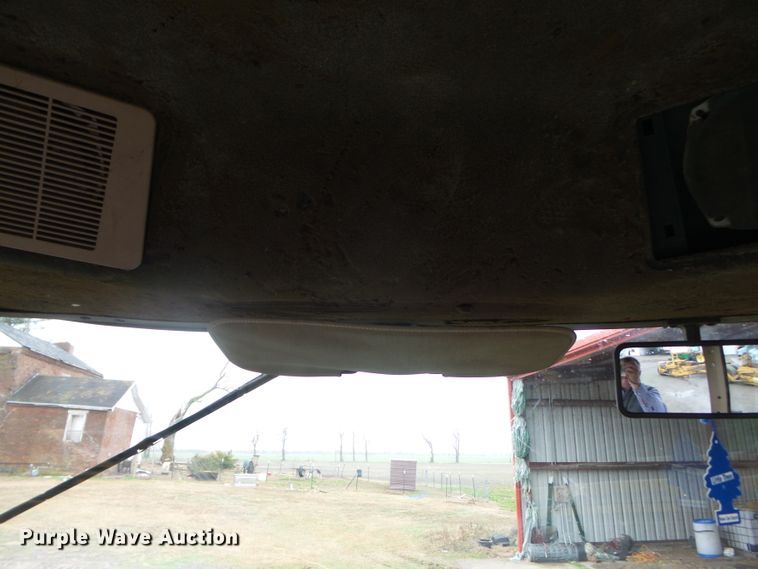 image for item DH7834 2000 John Deere 8410 MFWD tractor