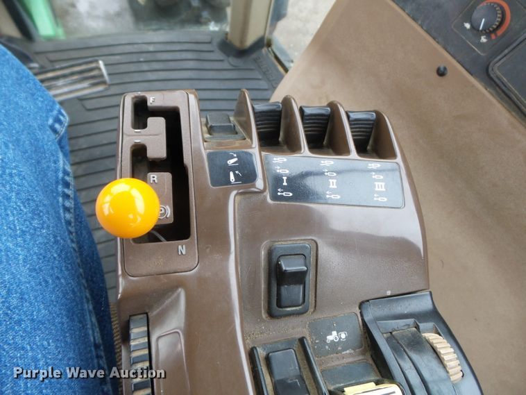 image for item DH7834 2000 John Deere 8410 MFWD tractor