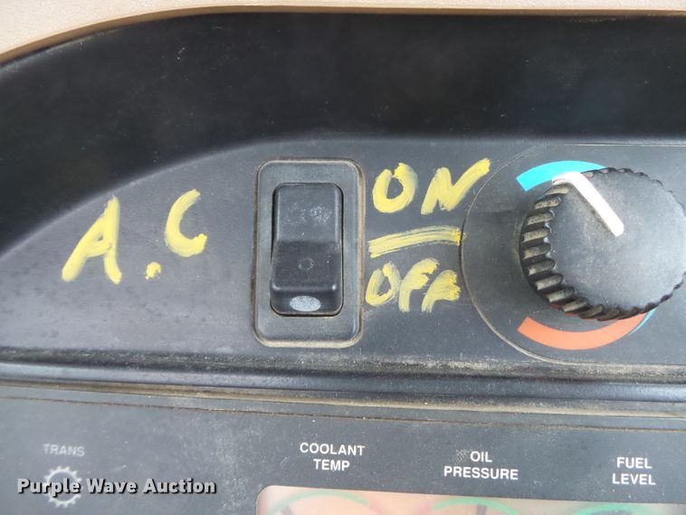 image for item DH7834 2000 John Deere 8410 MFWD tractor