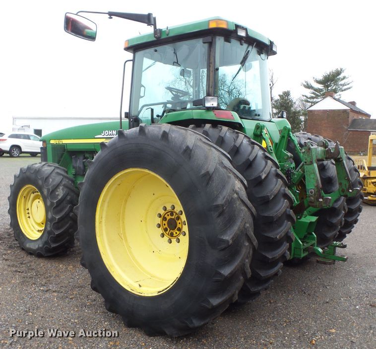 image for item DH7835 2001 John Deere 8410 MFWD tractor