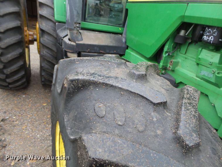 image for item DH7835 2001 John Deere 8410 MFWD tractor