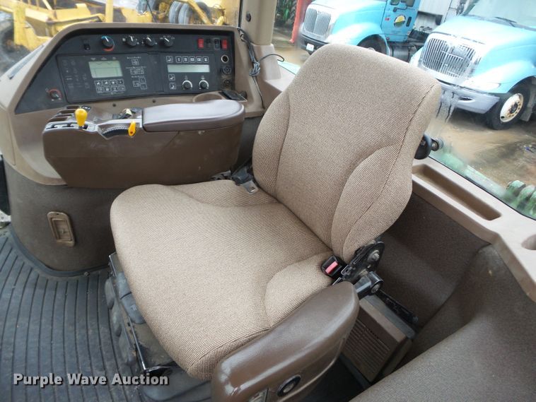 image for item DH7835 2001 John Deere 8410 MFWD tractor