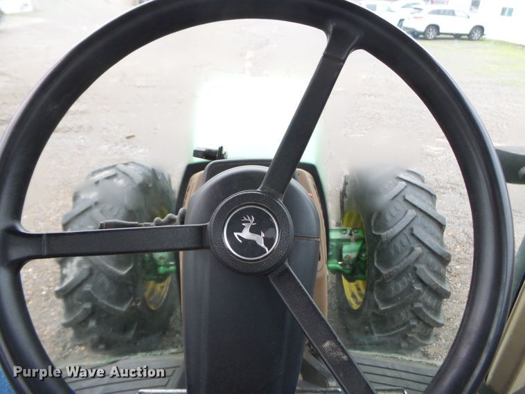 image for item DH7835 2001 John Deere 8410 MFWD tractor