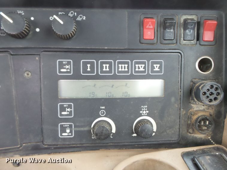 image for item DH7835 2001 John Deere 8410 MFWD tractor