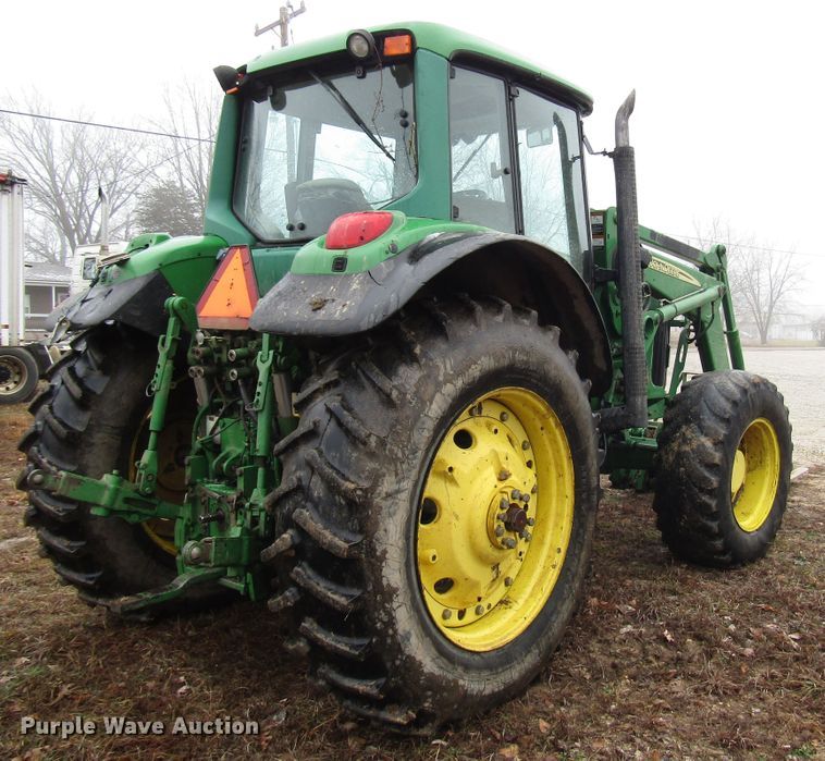 image for item DH8367 2005 John Deere 7520 MFWD tractor