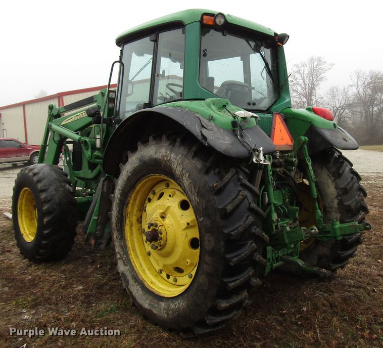 image for item DH8367 2005 John Deere 7520 MFWD tractor