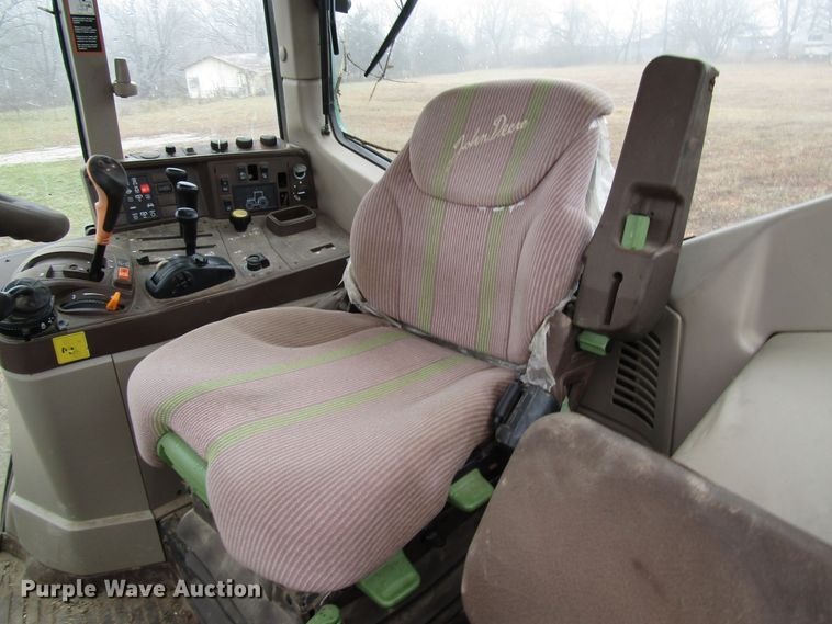 image for item DH8367 2005 John Deere 7520 MFWD tractor