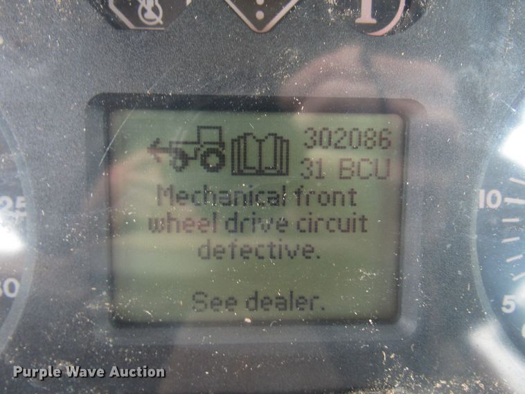 image for item DH8367 2005 John Deere 7520 MFWD tractor