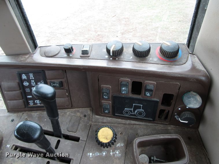 image for item DH8367 2005 John Deere 7520 MFWD tractor