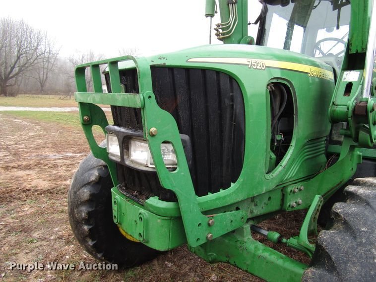 image for item DH8367 2005 John Deere 7520 MFWD tractor