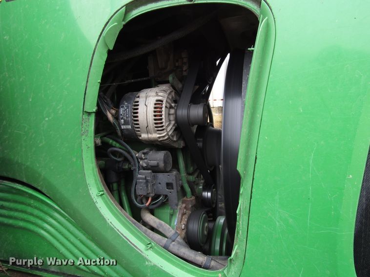 image for item DH8367 2005 John Deere 7520 MFWD tractor