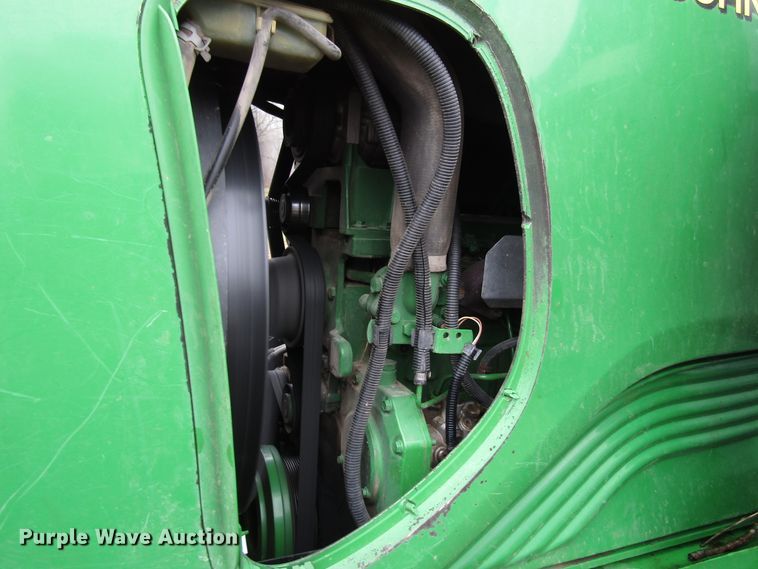 image for item DH8367 2005 John Deere 7520 MFWD tractor