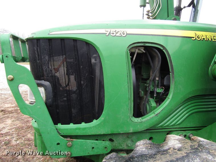 image for item DH8367 2005 John Deere 7520 MFWD tractor