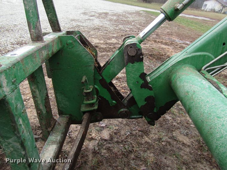 image for item DH8367 2005 John Deere 7520 MFWD tractor