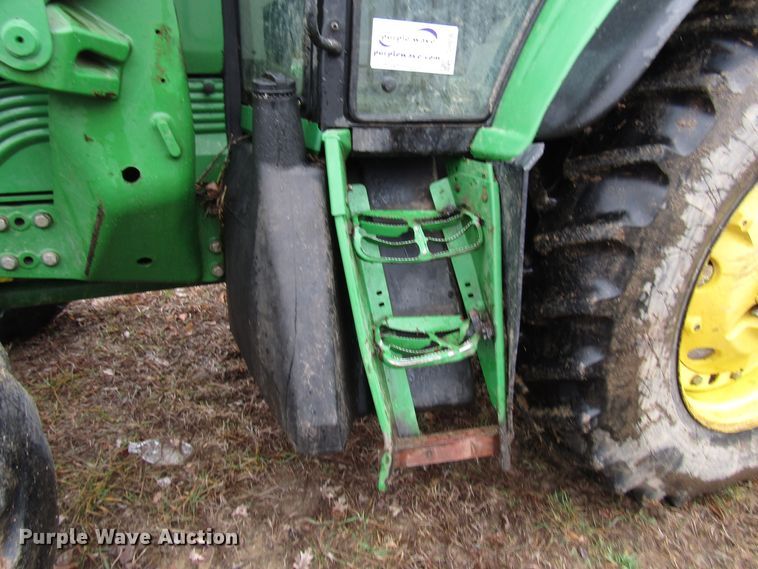 image for item DH8367 2005 John Deere 7520 MFWD tractor