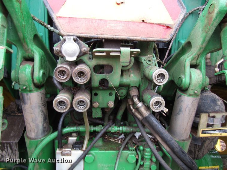 image for item DH8367 2005 John Deere 7520 MFWD tractor