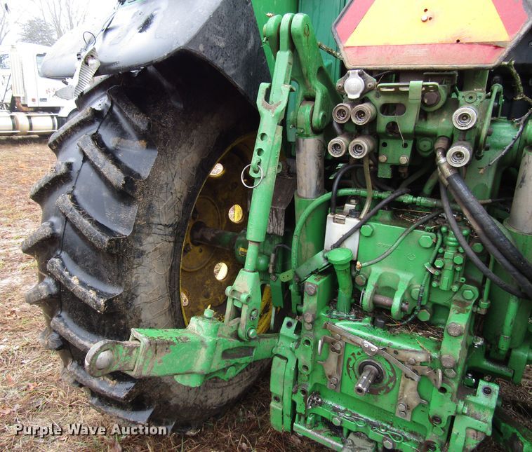 image for item DH8367 2005 John Deere 7520 MFWD tractor